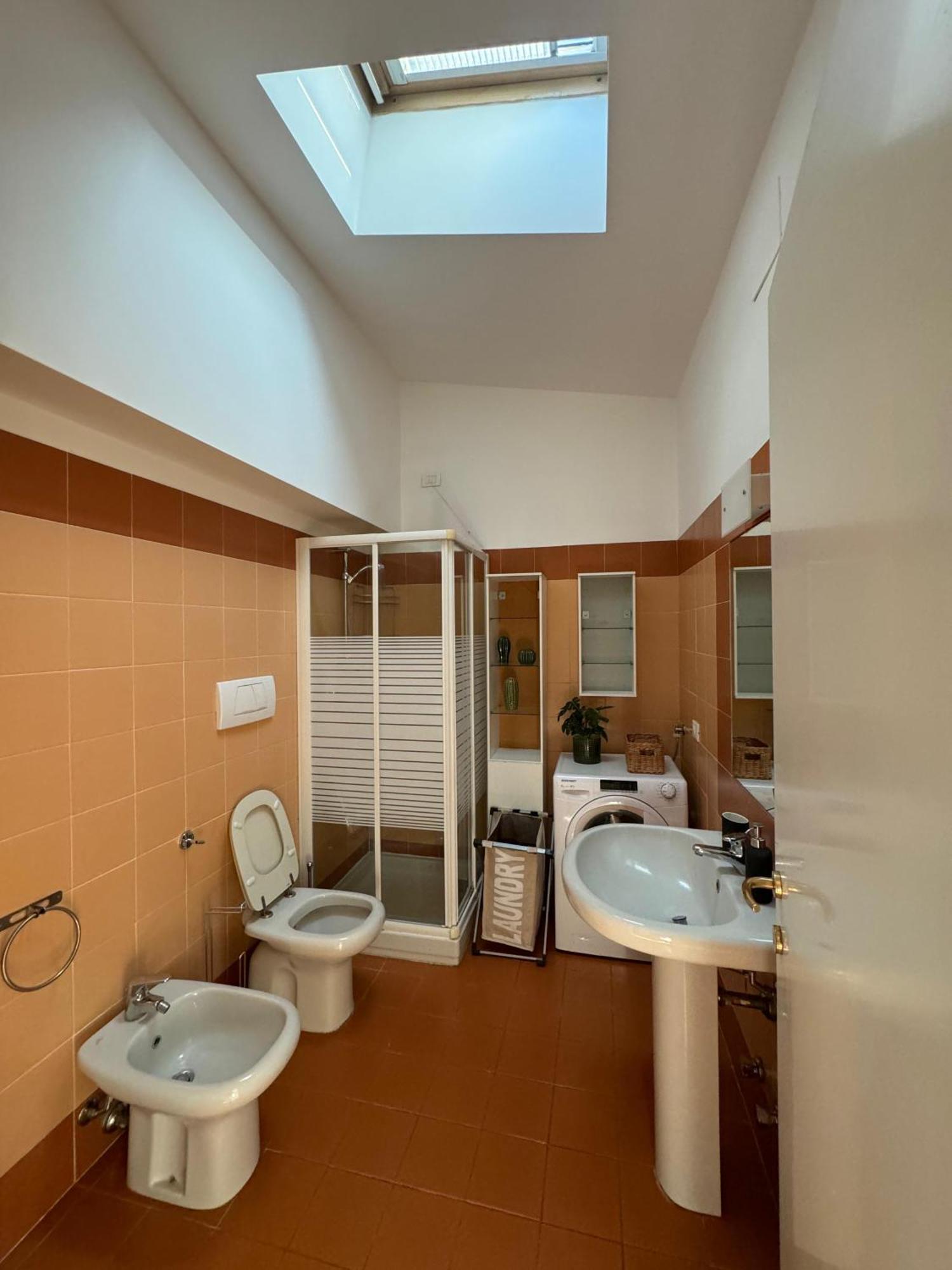 Attico Con Balcone In Centro A Isola Milan