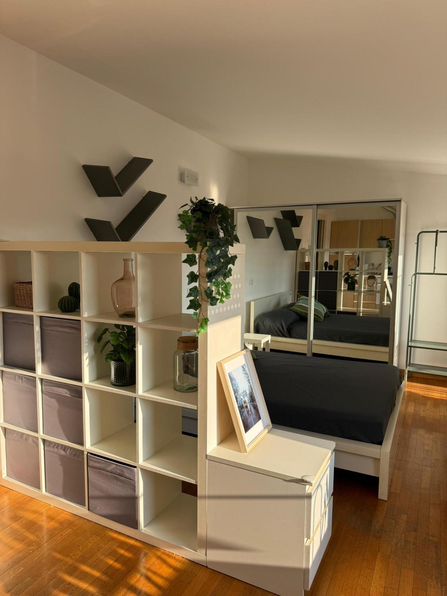 Attico Con Balcone In Centro A Isola